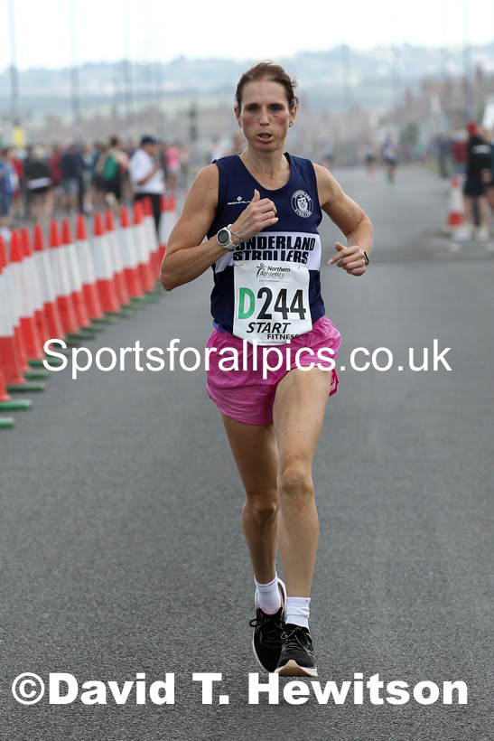 Senior womens 4 stage relay, 2021 Northern 6 and 4 Stage and Young Athletes Road Relays, Redcar. Photo: David T. Hewitson/Sports for All Pics